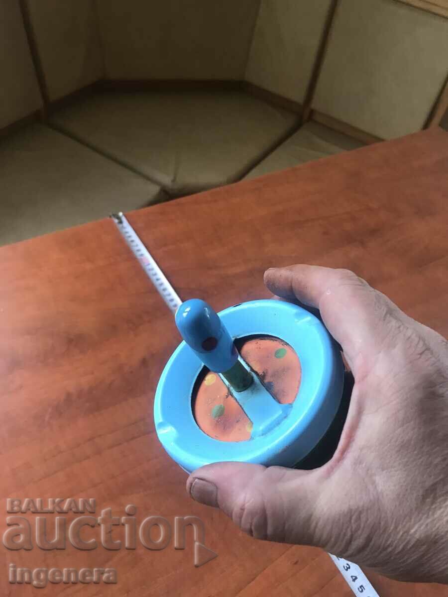 Licitație SCRUMIERĂ METALĂ REZISTENTĂ LA VANT