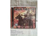 CD cu muzică pe disc. „Iron Maiden”.