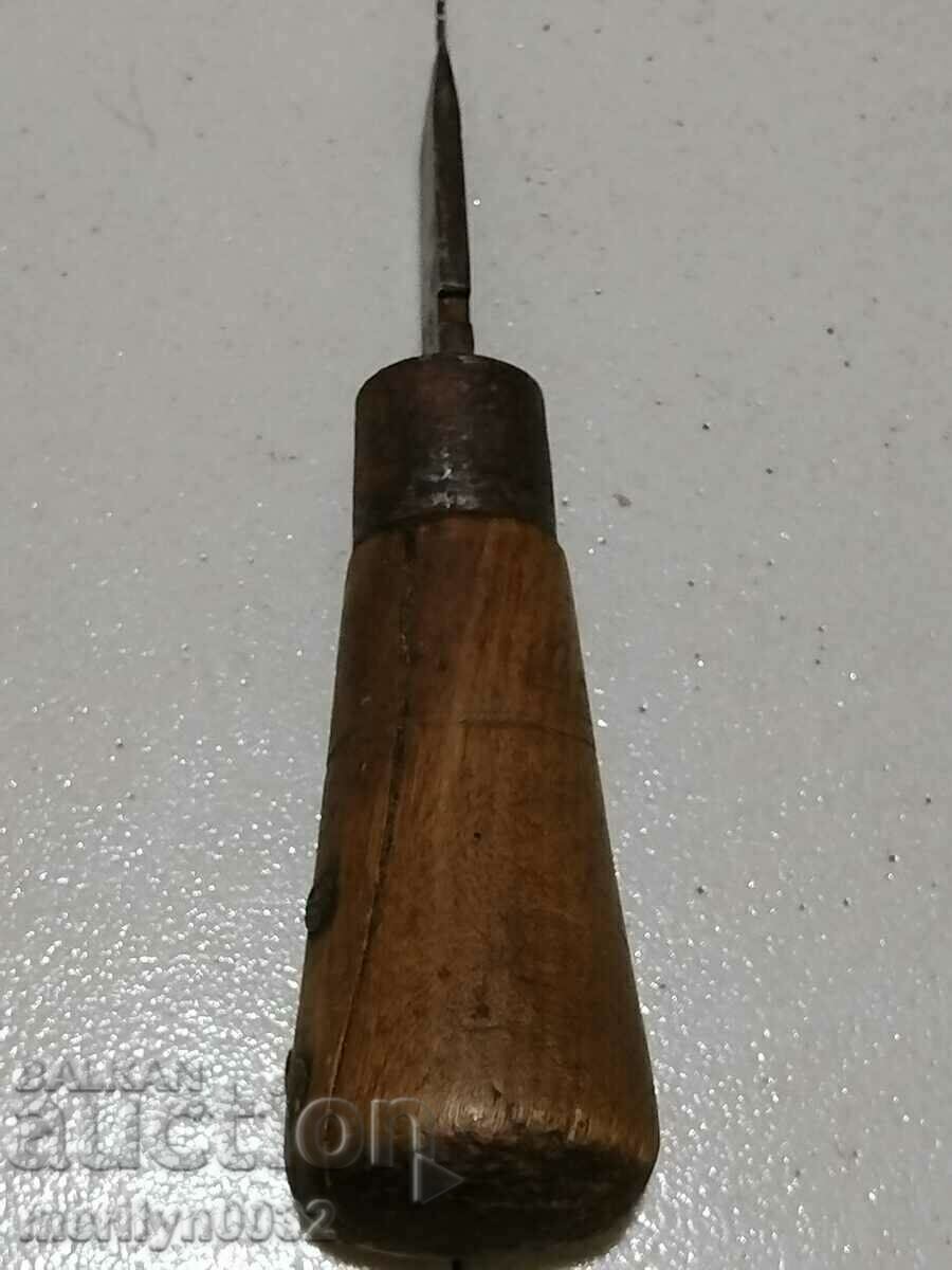 Licitație Șurubelniță veche de la ZIP a fabricii Kranka Berdana Tula Licitație Șurubelniță veche de la ZIP a fabricii Kranka Berdana Tula