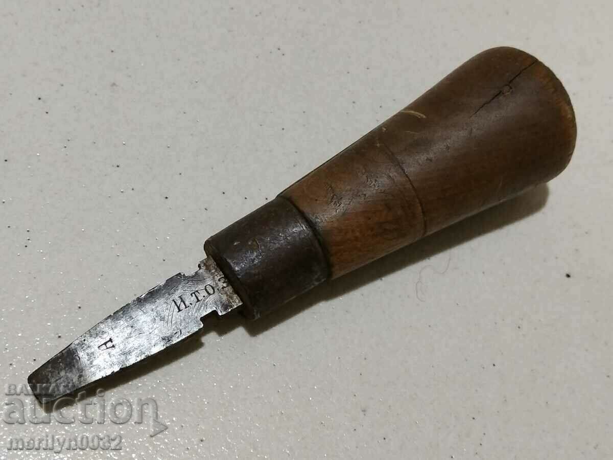 Șurubelniță veche de la ZIP a fabricii Kranka Berdana Tula Șurubelniță veche de la ZIP a fabricii Kranka Berdana Tula