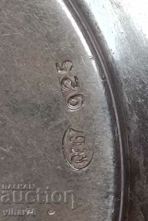 Delivery of silver saucer Delivery of silver saucer