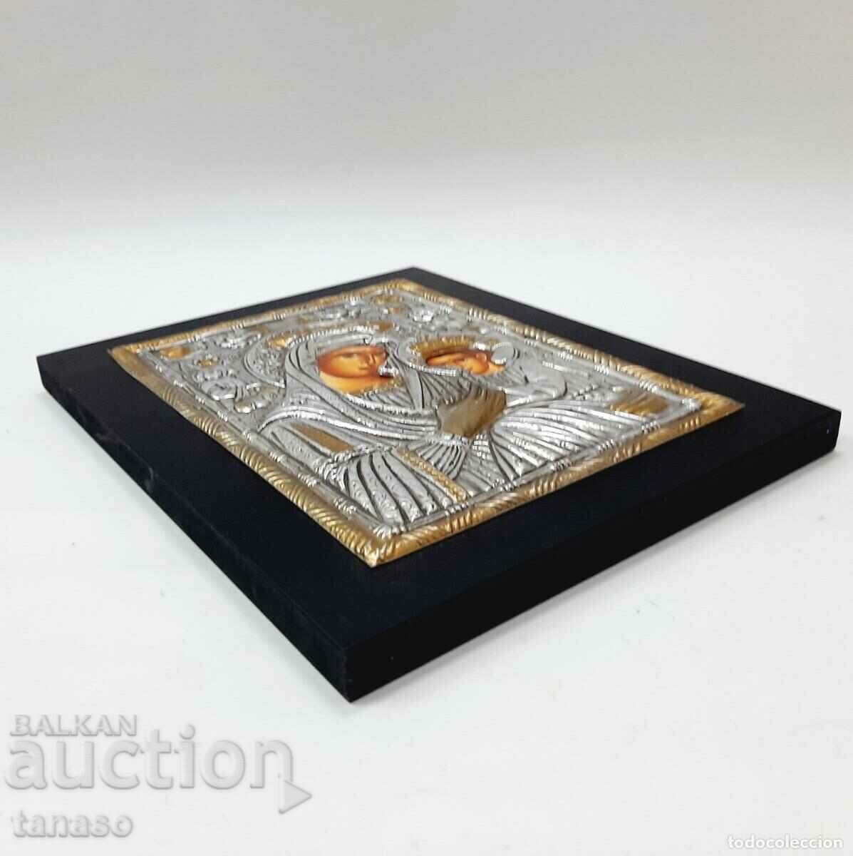 Delivery of Old Orthodox icon, Virgin and Child (3.3) Delivery of Old Orthodox icon, Virgin and Child (3.3)