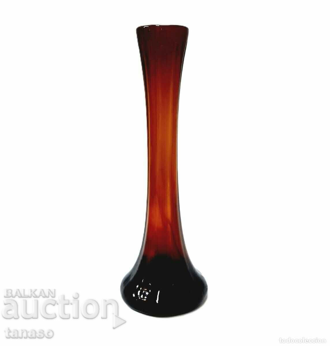 Delivery of Old vase of brown amber glass (10.1)