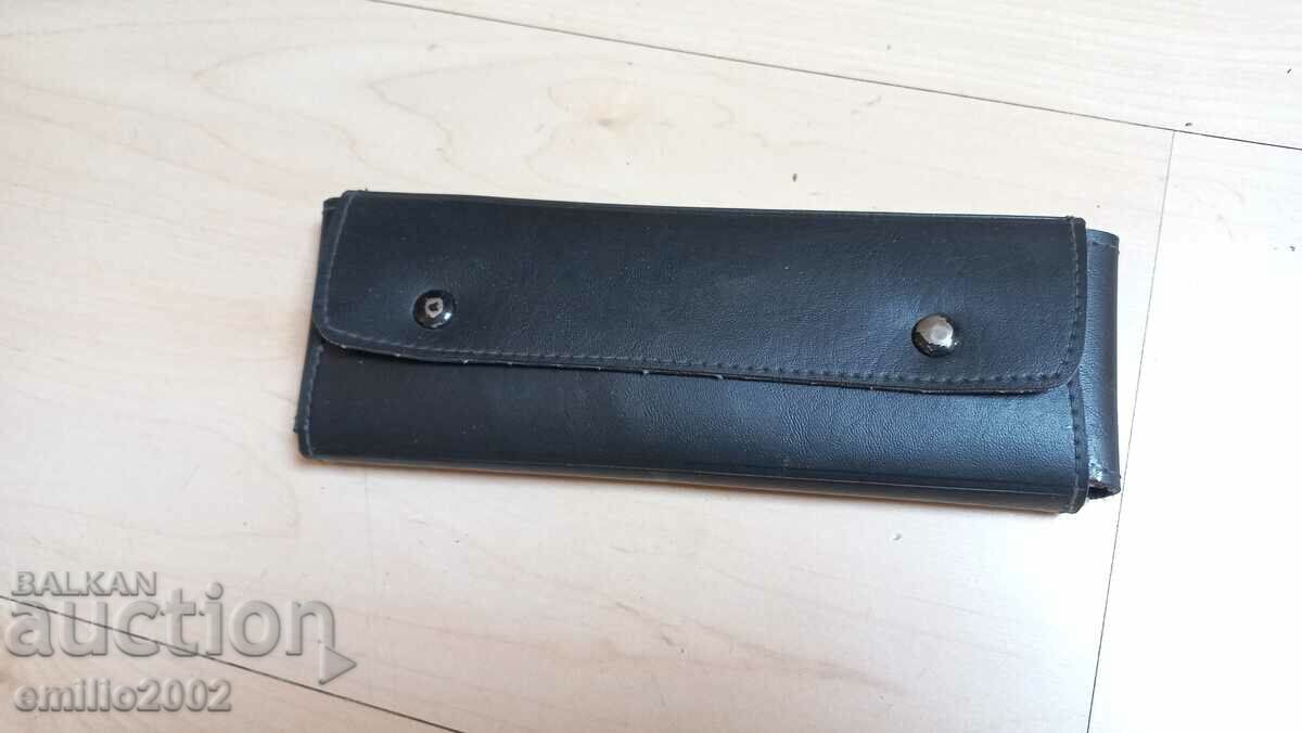 Pencil case retro social with price 6.00 BGN | € 3.07