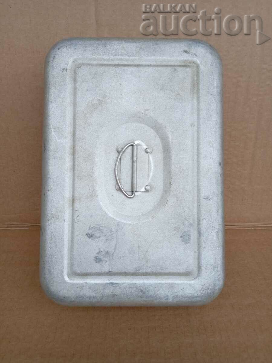 Auction retro vintage huge aluminum food can Auction retro vintage huge aluminum food can