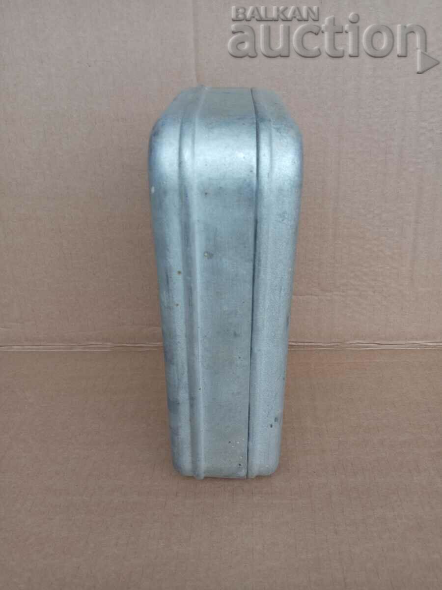 Delivery of retro vintage huge aluminum food can Delivery of retro vintage huge aluminum food can
