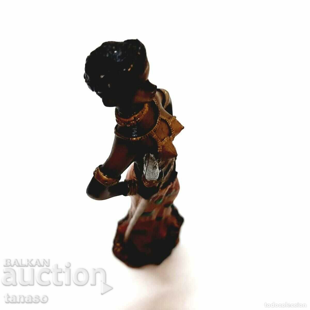 Figure, sculpture of an African woman(12.3) - 7