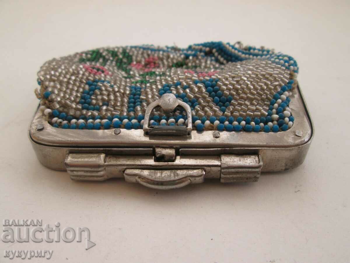 Poșetă veche cu mărgele mărgele împletite 1913 - 5 Poșetă veche cu mărgele mărgele împletite 1913 - 5