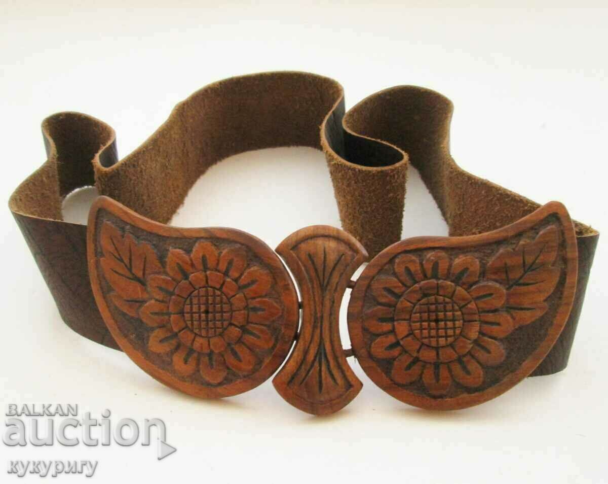 Old wooden pafta pafti carving for folk costume with price 110.00 BGN | € 56.24