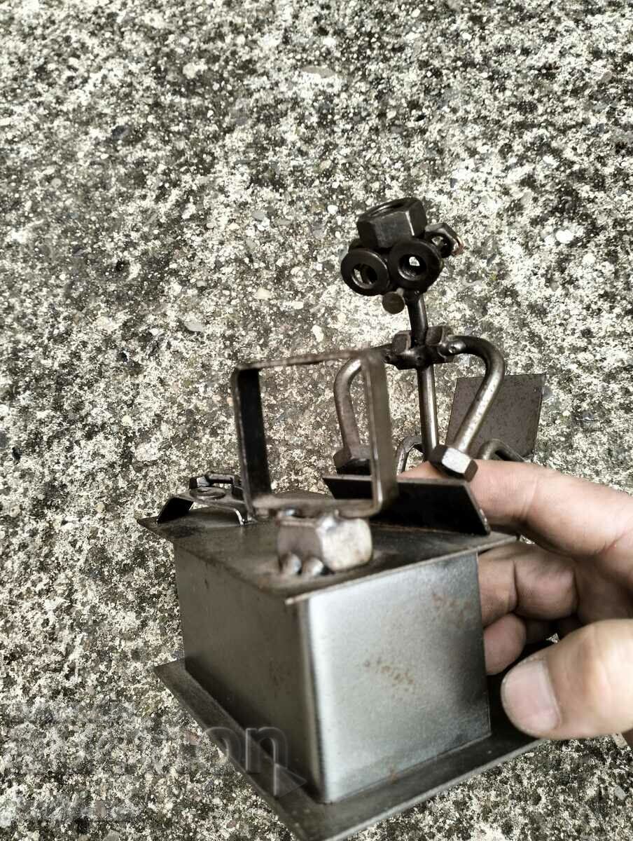 Delivery of Iron sculpture of bolts and nuts signed Delivery of Iron sculpture of bolts and nuts signed