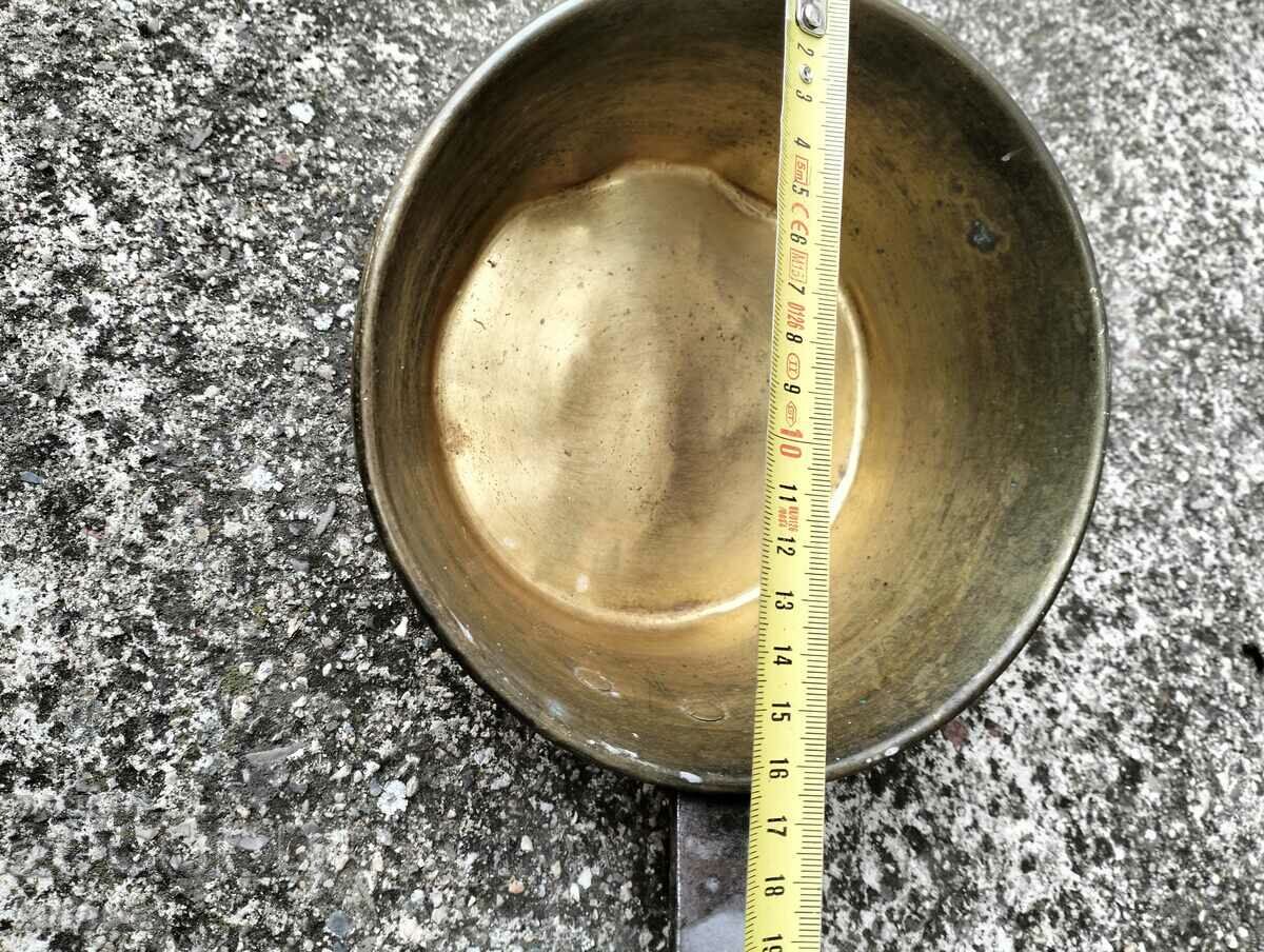 Auction Old brass pan Auction Old brass pan