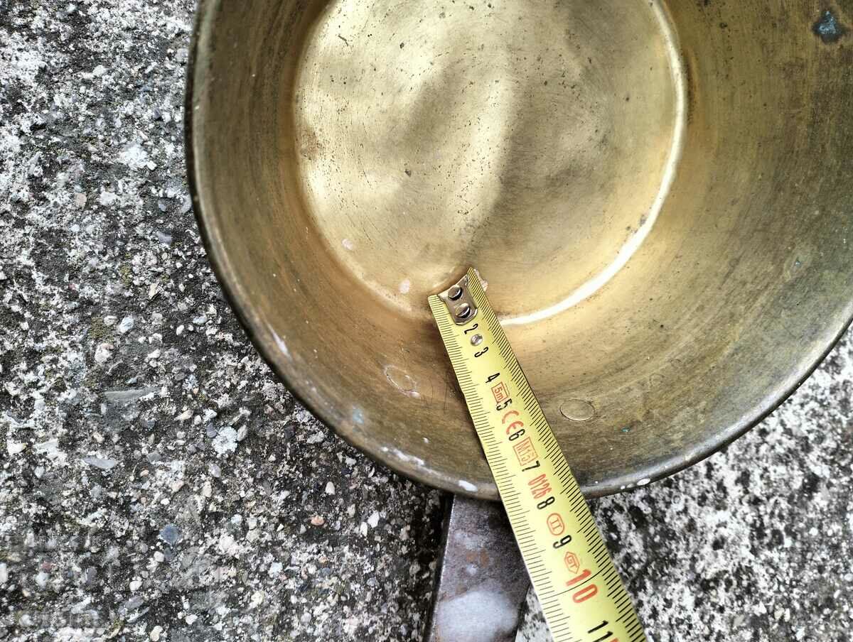 Delivery of Old brass pan Delivery of Old brass pan