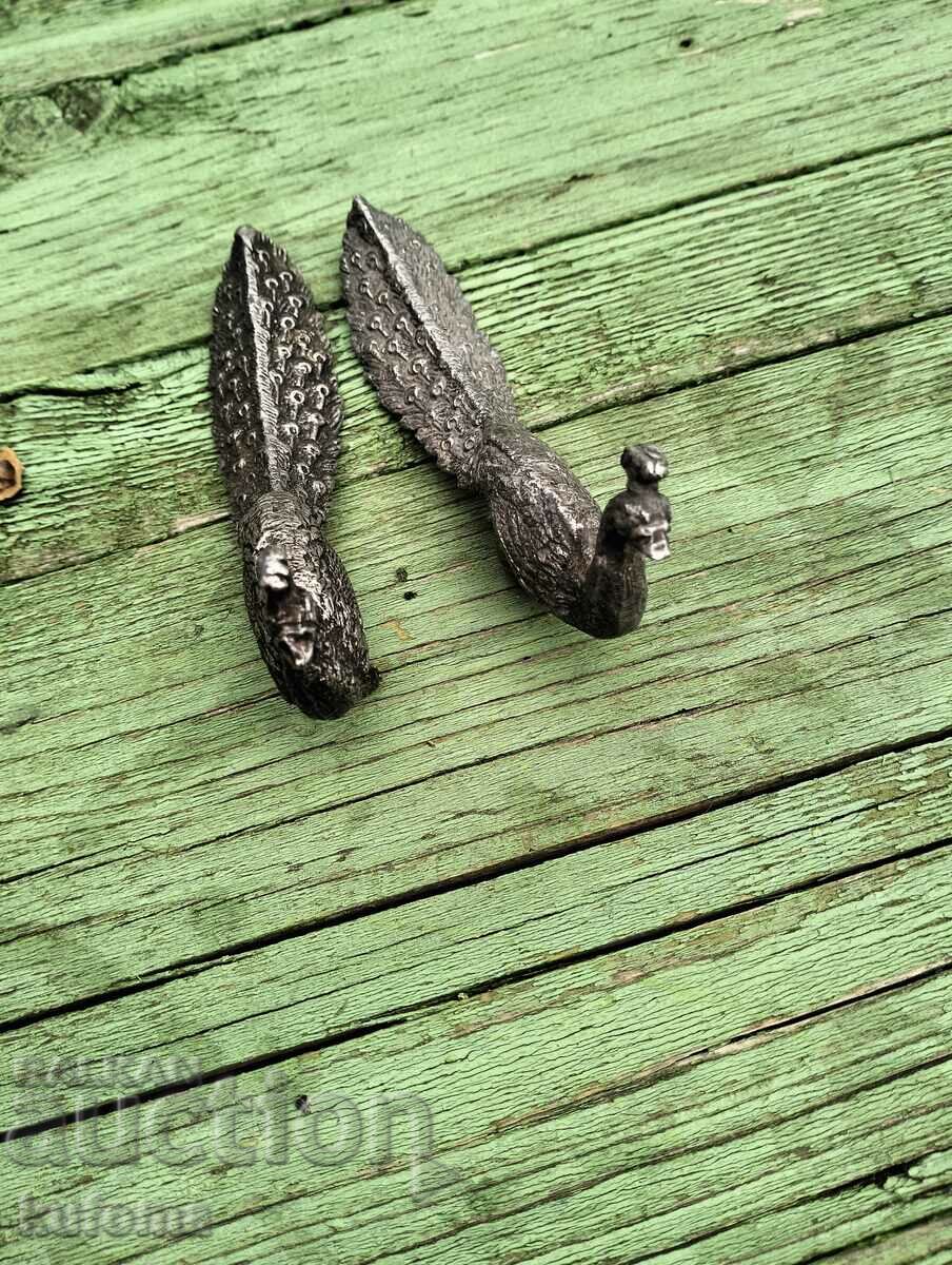 Old metal peacocks with price 19.99 BGN | € 10.22 Old metal peacocks with price 19.99 BGN | € 10.22