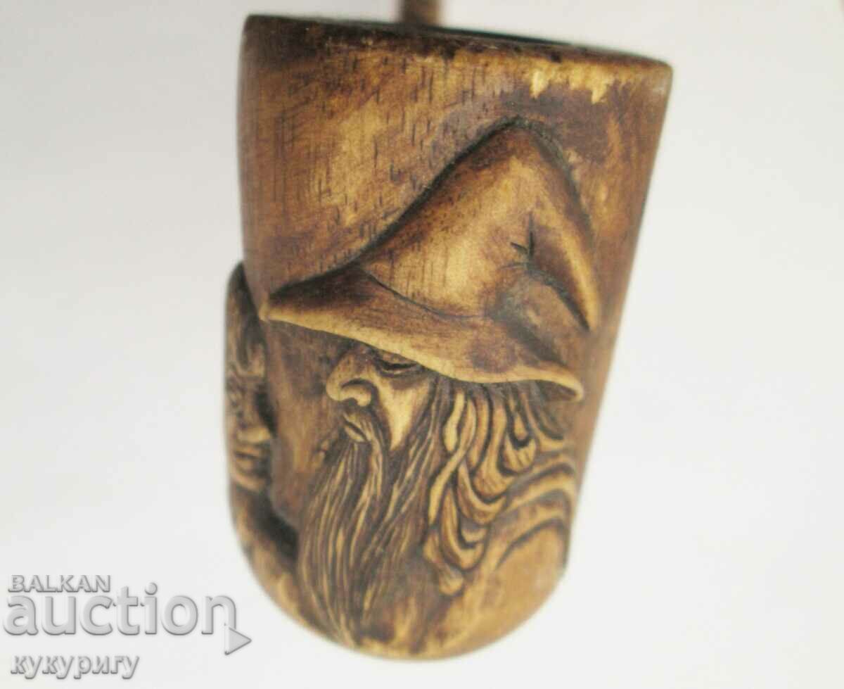 Delivery of Gandalf long pipe wood carving completely handmade