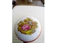 Разкошна кутийка порцелан