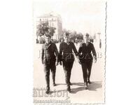 SMALL OLD PHOTO SOFIA SOLDIERS WALKING ACROSS THE SQUARE G915