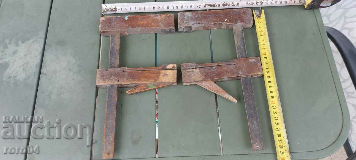 CARPENTRY CLAMPS - PAIR - EARLY PATTERN - 6 CARPENTRY CLAMPS - PAIR - EARLY PATTERN - 6