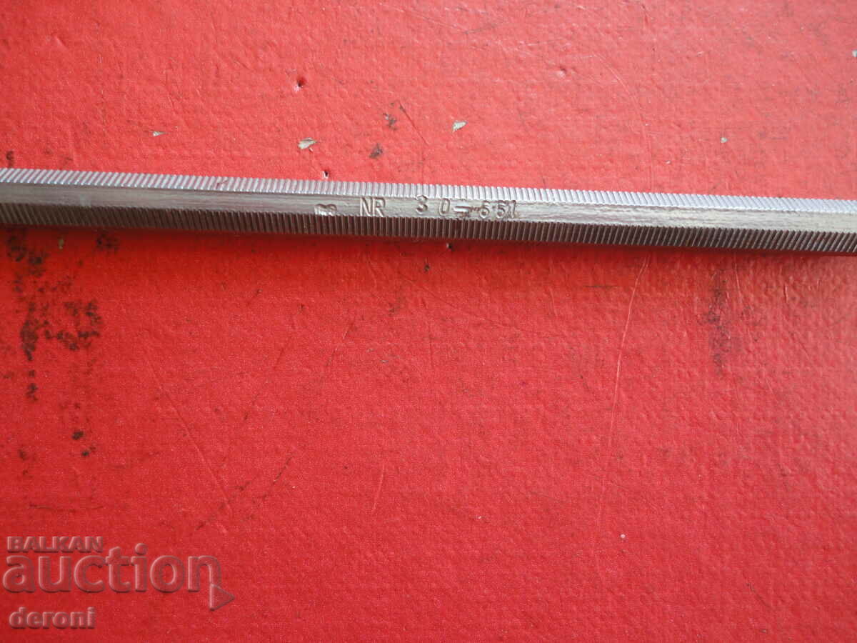 Dental instrument NR 661 with price 10.00 BGN | € 5.11 Dental instrument NR 661 with price 10.00 BGN | € 5.11