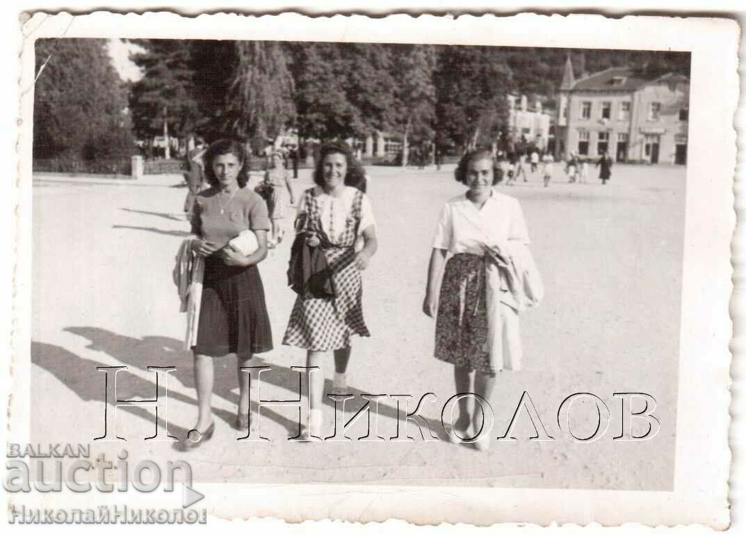 SMALL OLD PHOTO OF KYUSTENDIL YOUTH ON VELBUZD SQUARE G921