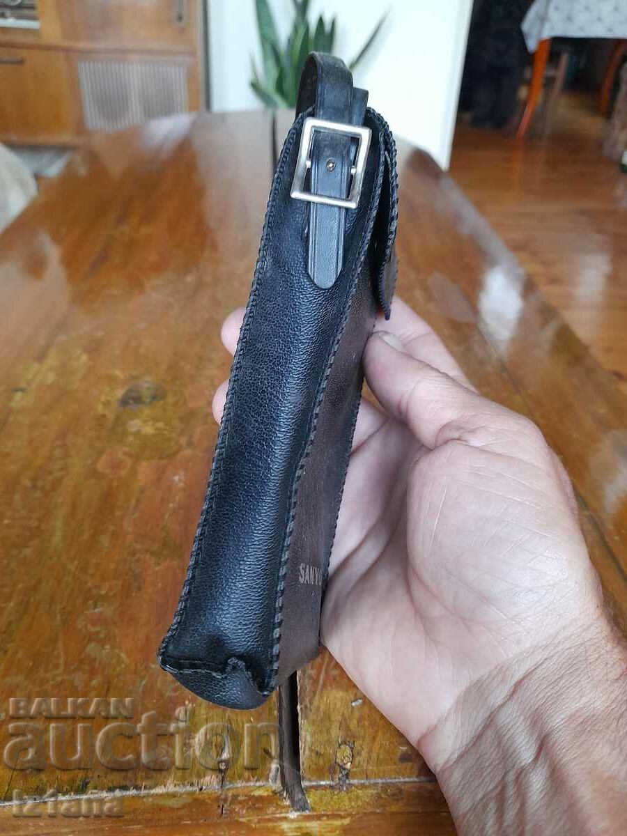 Auction Old Sanyo case Auction Old Sanyo case