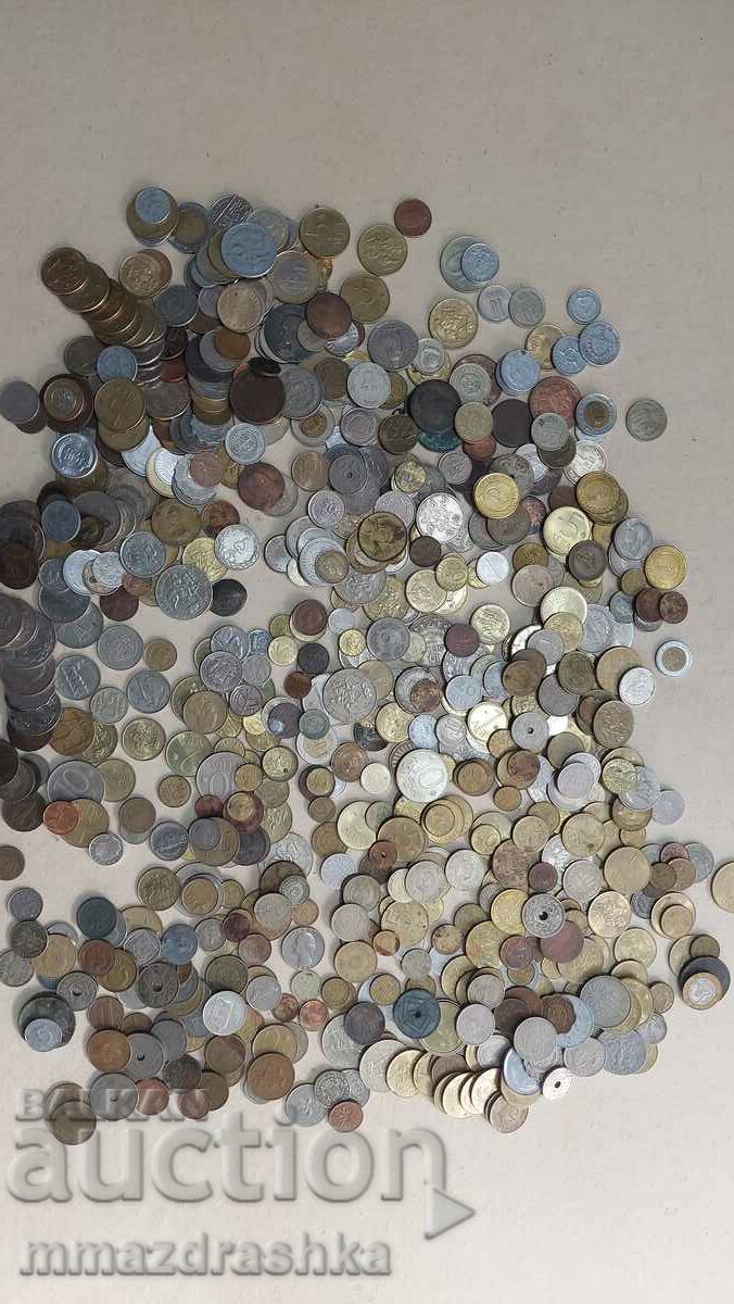 3 kilos of coins from around the world