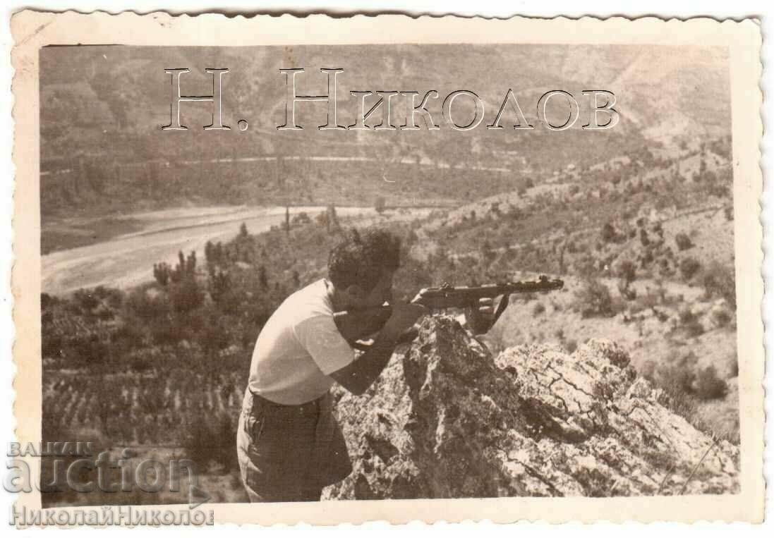 SMALL OLD PHOTO SHOOTING WITH AUTOMATIC SHPAGIN G939 SMALL OLD PHOTO SHOOTING WITH AUTOMATIC SHPAGIN G939