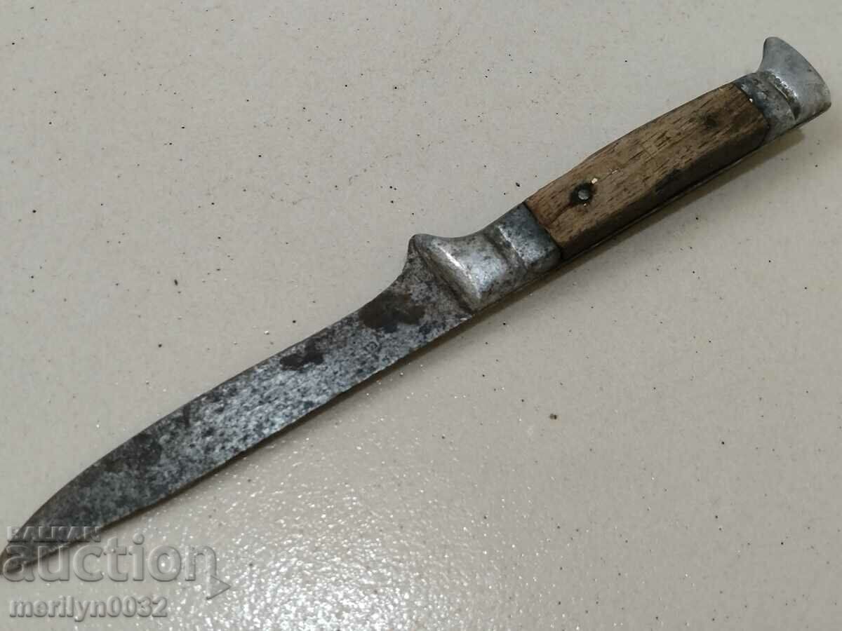 Cuțit vechi fără mâner cu preț 46.00 BGN | € 23.52