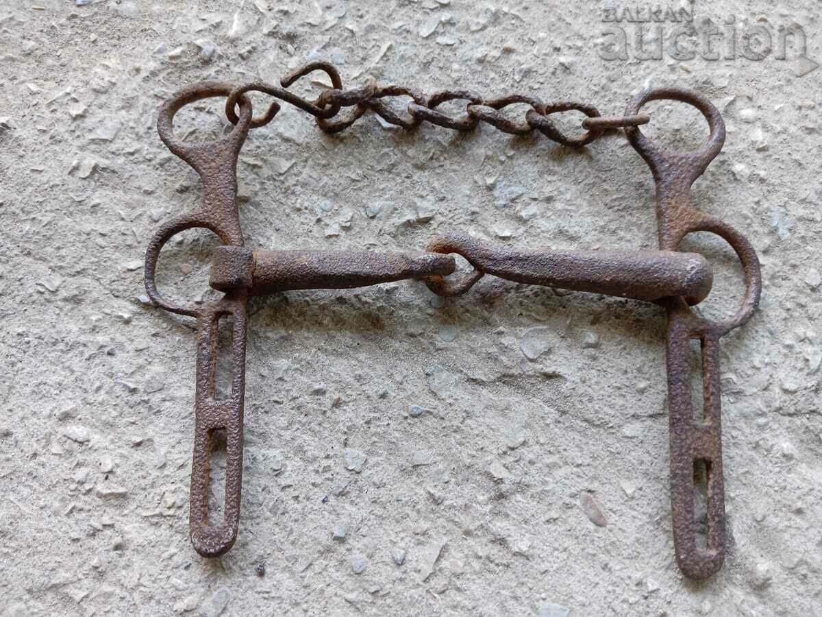 Delivery of Old wrought bridle bridle wrought iron, harness Delivery of Old wrought bridle bridle wrought iron, harness