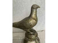 figure statuette dove