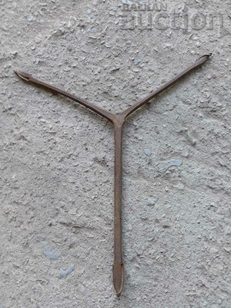 Auction Old matcap, drill, drill, wrought iron Auction Old matcap, drill, drill, wrought iron