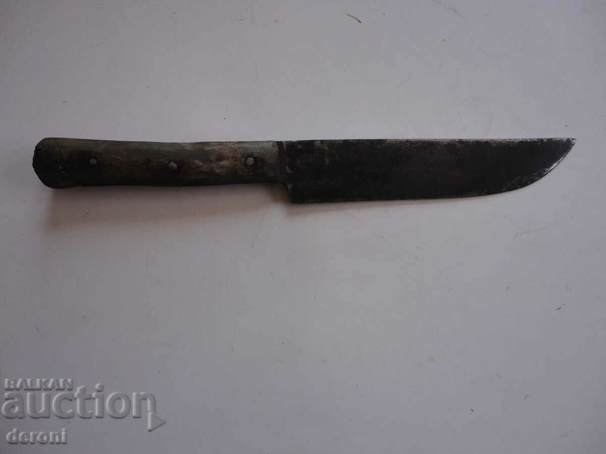 Auction An antique shepherd's knife marked with antlers Auction An antique shepherd's knife marked with antlers