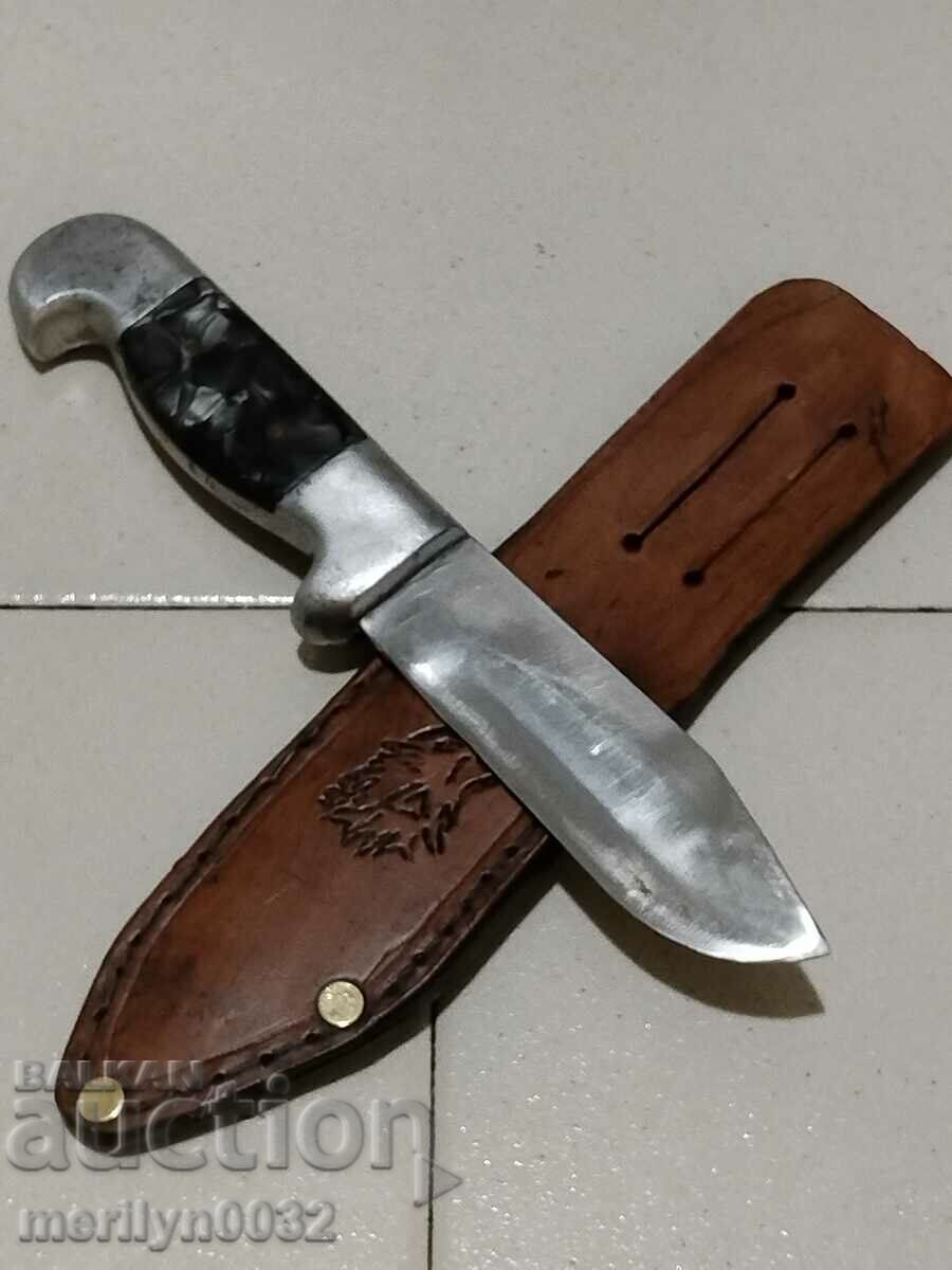 Delivery of Old tourist knife with leather sheath Delivery of Old tourist knife with leather sheath