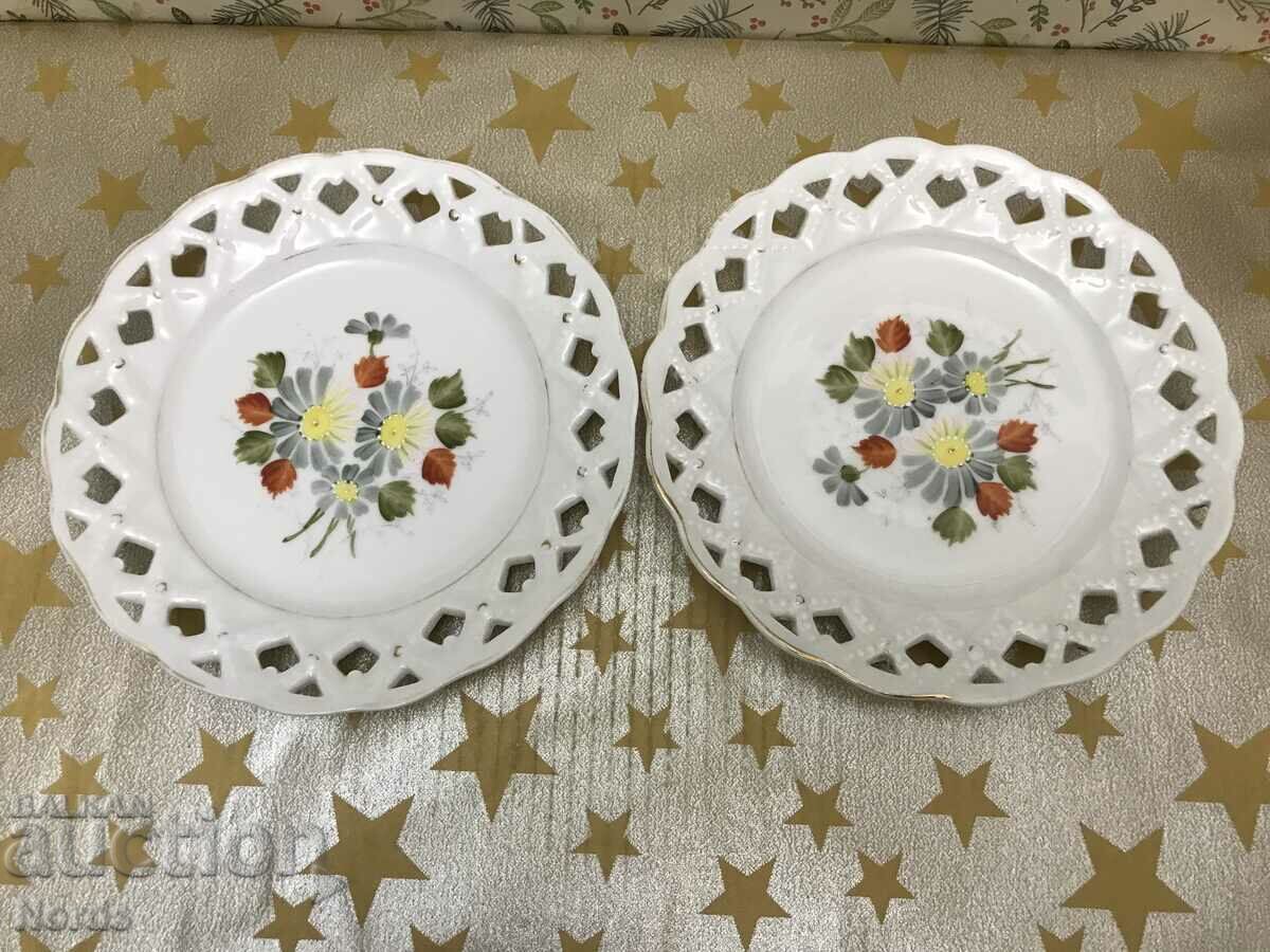 Porcelain plates