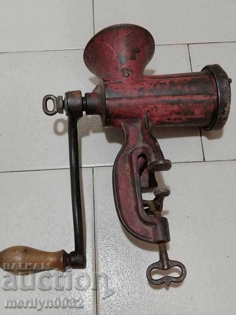 Old meat grinder meat grinder Germany with price 49.00 BGN | € 25.05