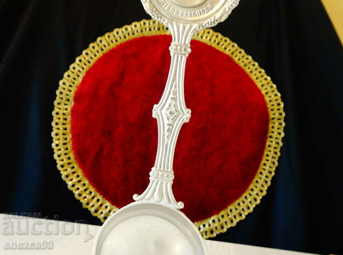 Licitație Lingură de cositor, cal în picioare, viță de vie, struguri, baroc