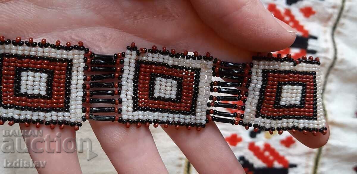 Δημοπρασία Πολύ παλιά κοσμήματα από χάντρες, ένα βραχιόλι Δημοπρασία Πολύ παλιά κοσμήματα από χάντρες, ένα βραχιόλι