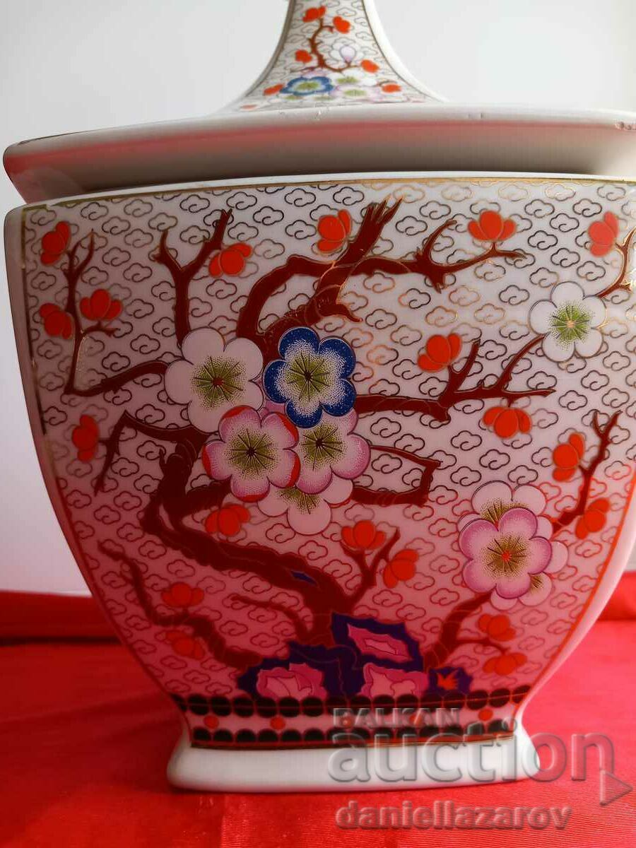 Auction Old Large Chinese Urn, Dish Vase, Marked! Auction Old Large Chinese Urn, Dish Vase, Marked!