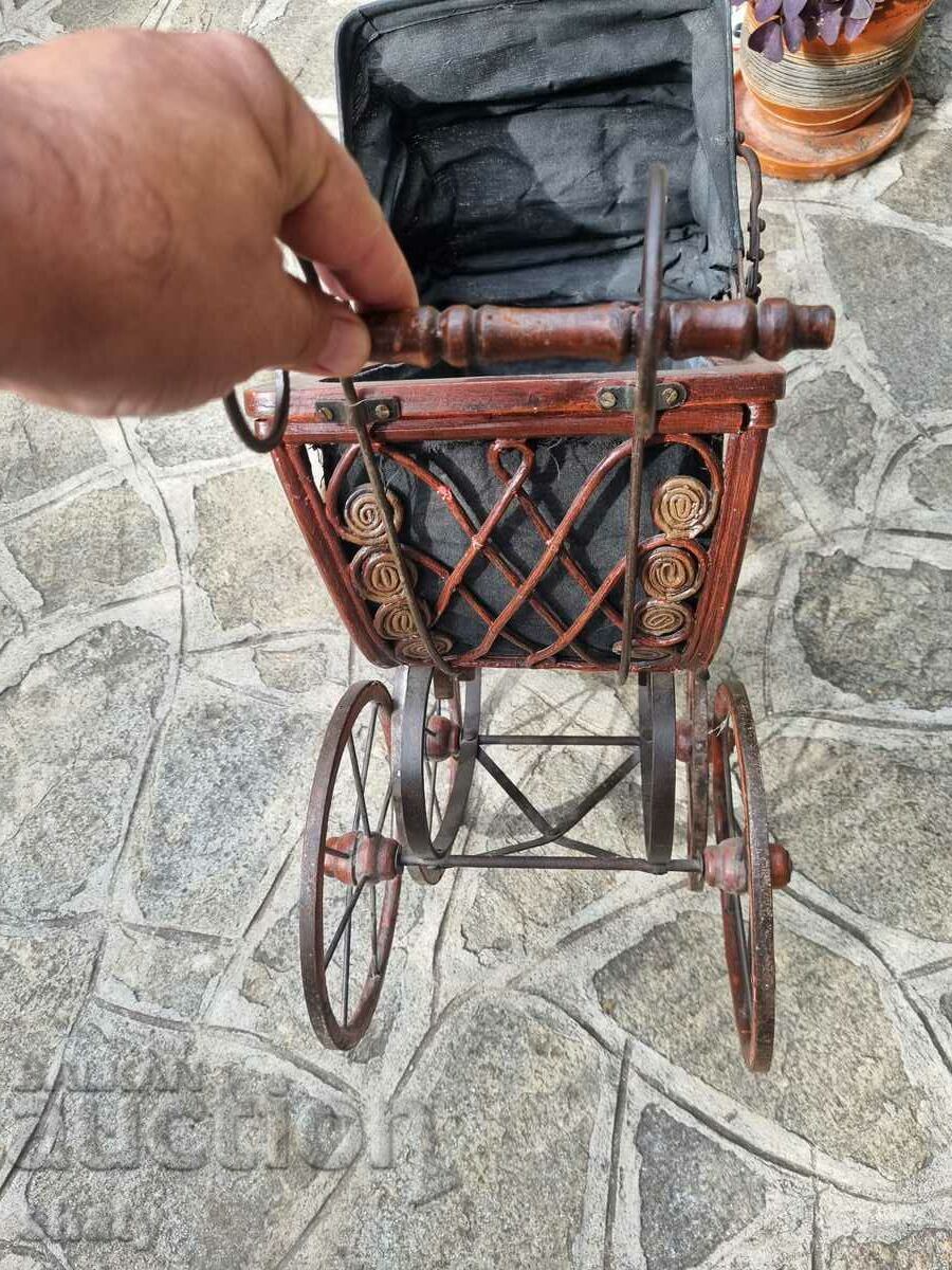 Стара количка за кукли - 6 Стара количка за кукли - 6