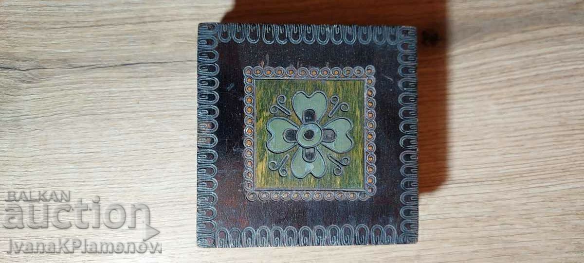 Auction Wood pyrographed box for collectors Auction Wood pyrographed box for collectors