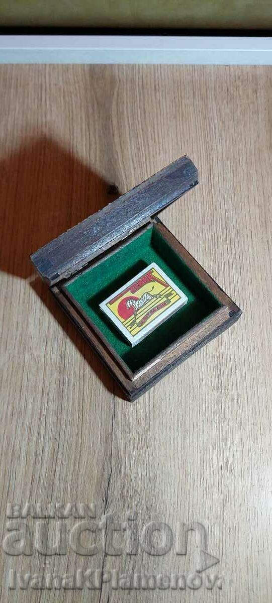 Delivery of Wood pyrographed box for collectors Delivery of Wood pyrographed box for collectors