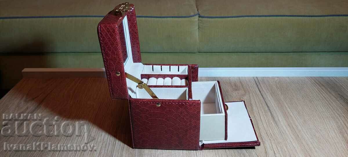 A jewelry box - 5 A jewelry box - 5