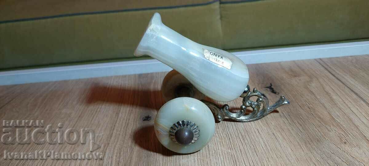 Delivery of Souvenir marble