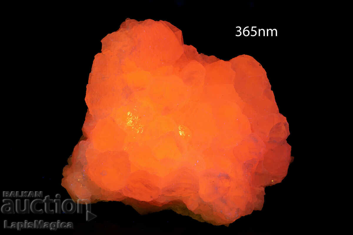 Manganocalcit din Bulgaria 266g fluorescent