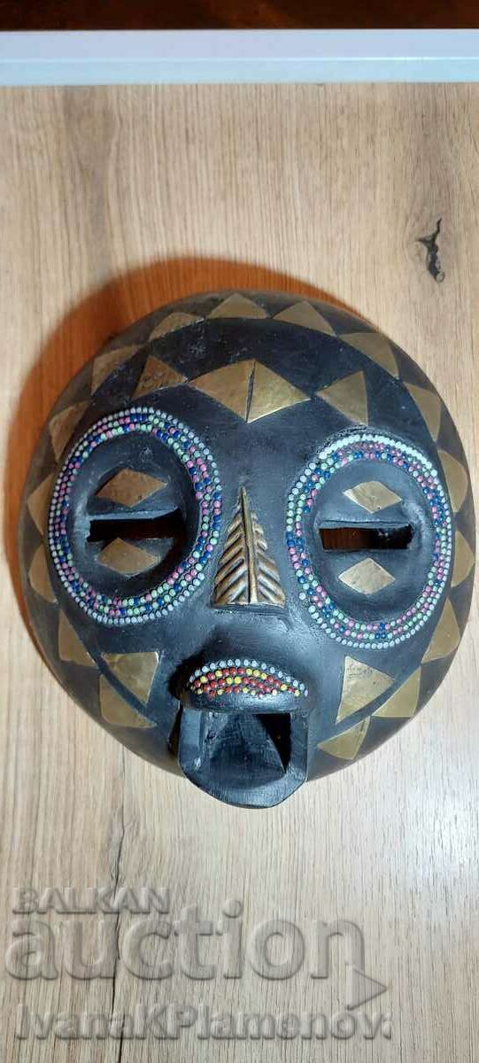 Wood carving Africa mask ironwork brass with price € 20.00 | 39.12 BGN Wood carving Africa mask ironwork brass with price € 20.00 | 39.12 BGN
