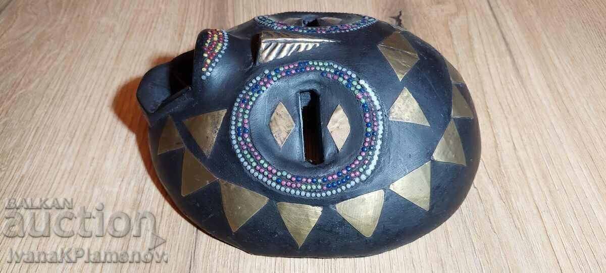 Delivery of Wood carving Africa mask ironwork brass Delivery of Wood carving Africa mask ironwork brass