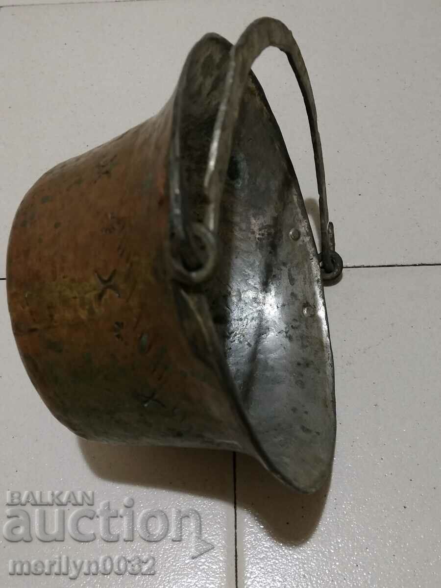 Auction Old copper cauldron copper copper vessel Auction Old copper cauldron copper copper vessel