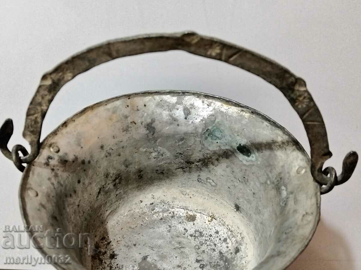 Delivery of Old copper cauldron copper copper vessel Delivery of Old copper cauldron copper copper vessel