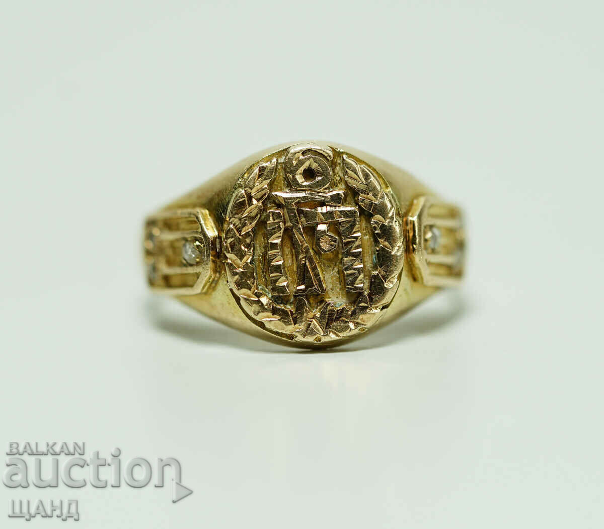 Royal Military Officer Gold Ring 6th G. Regiment Diamonds