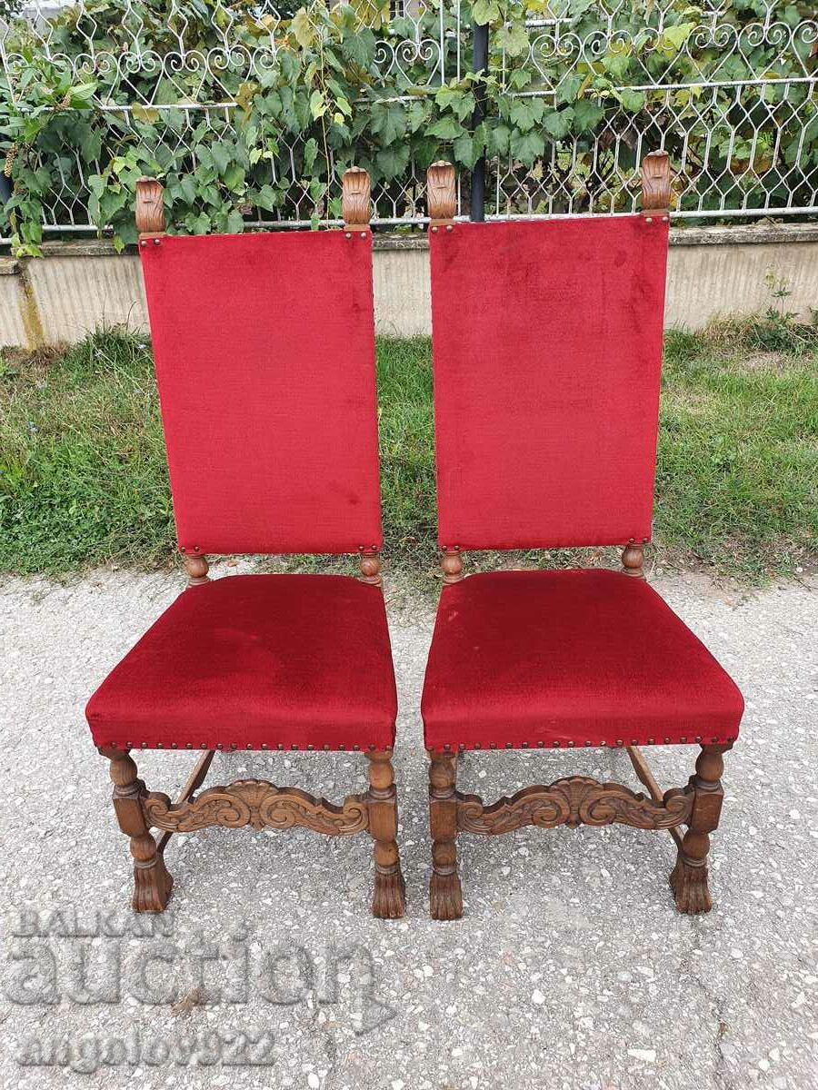 Beautiful vintage solid oak dining chairs!