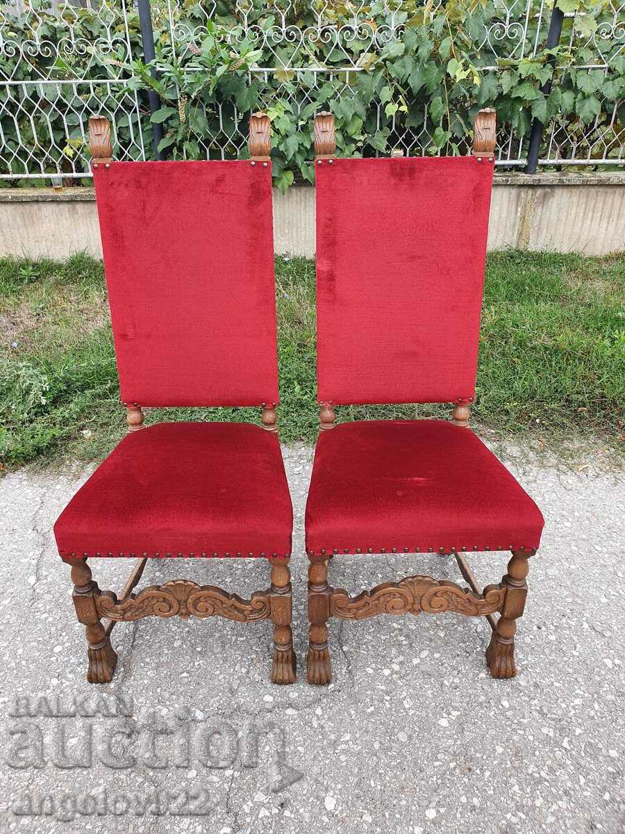 Beautiful vintage solid oak dining chairs!